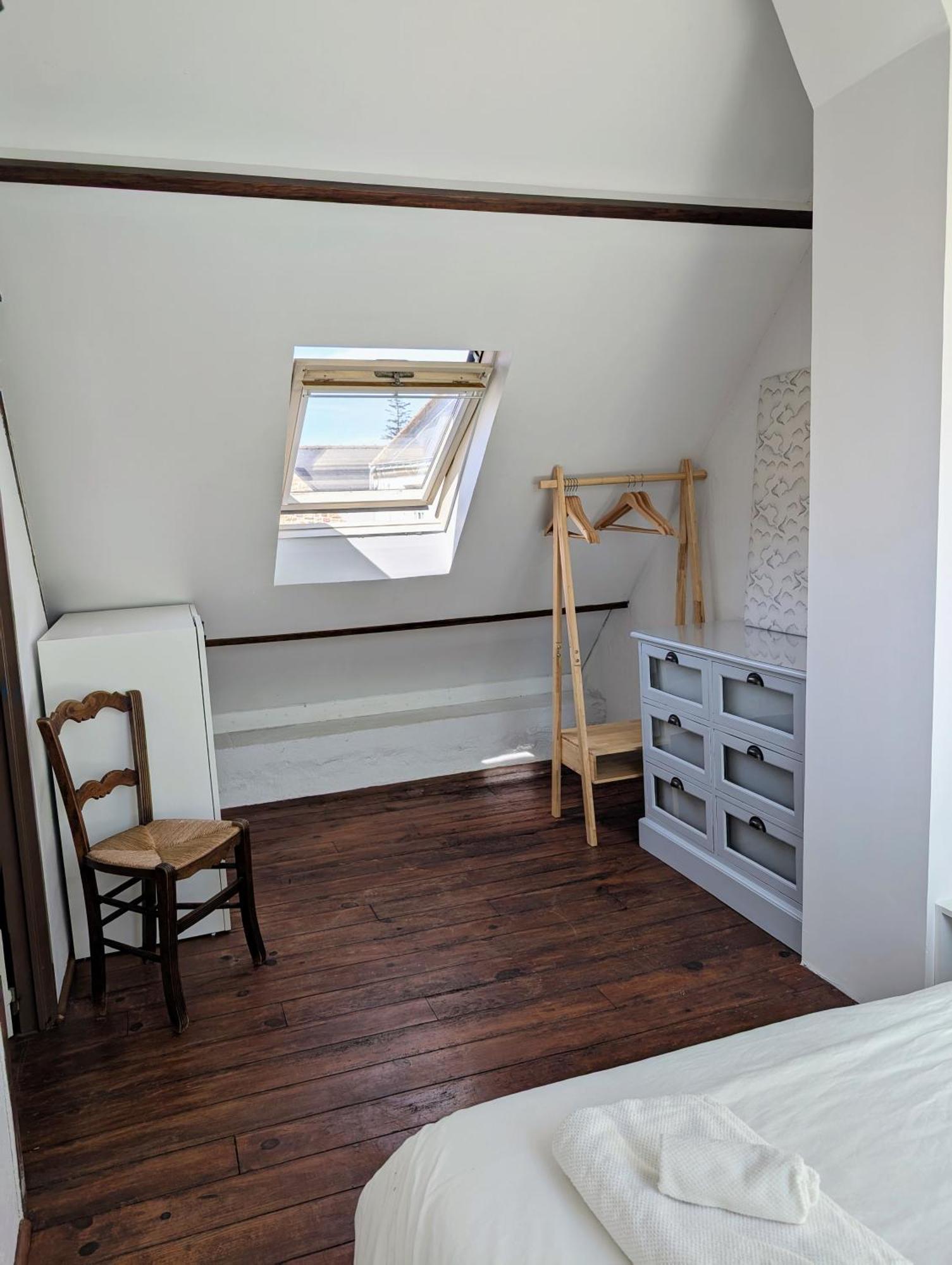 VIEUX PASSAGE, Maison avec cour privée à 150 m du PORT et de la PLAGE Plouhinec  Extérieur photo