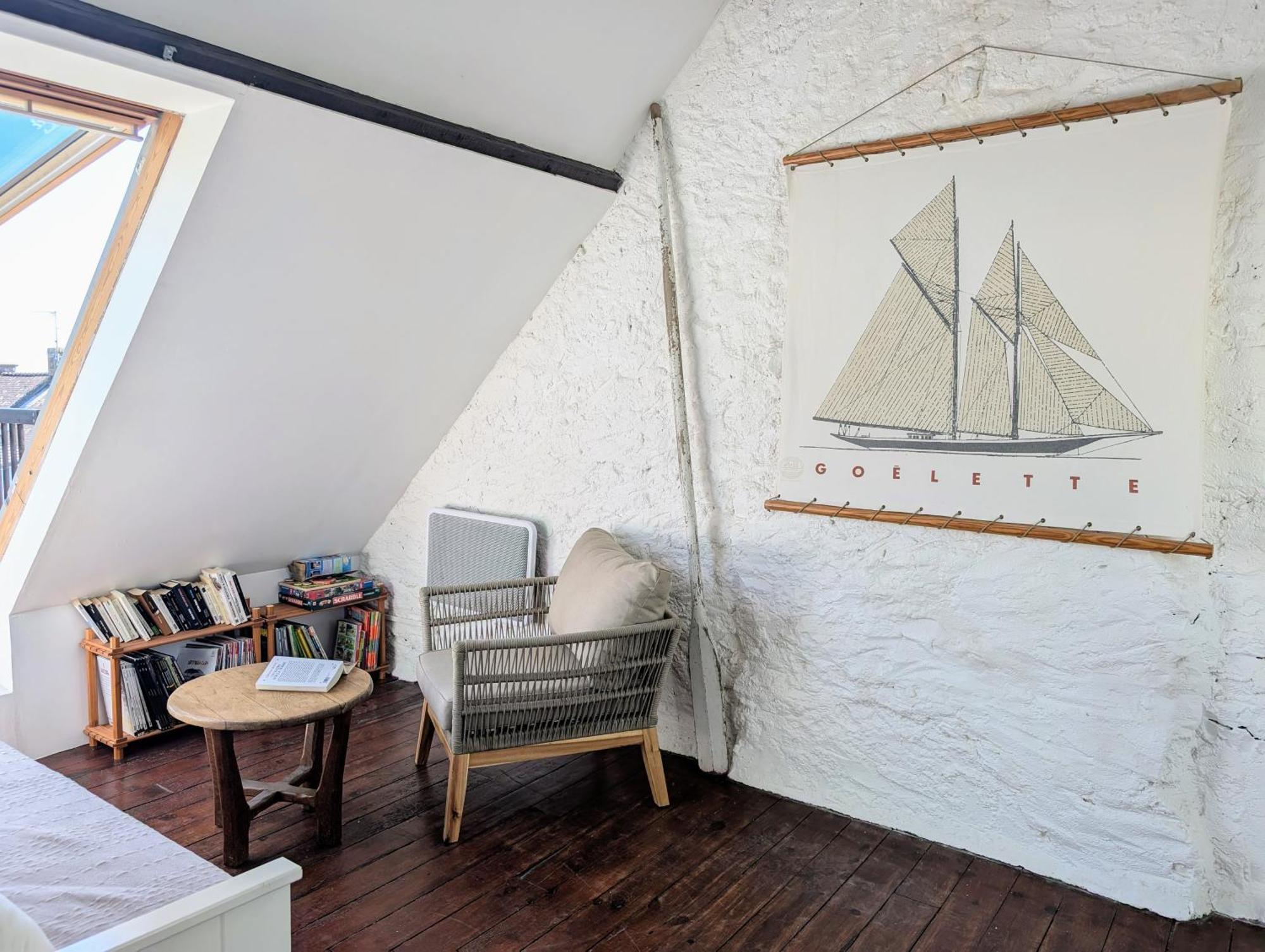 VIEUX PASSAGE, Maison avec cour privée à 150 m du PORT et de la PLAGE Plouhinec  Extérieur photo